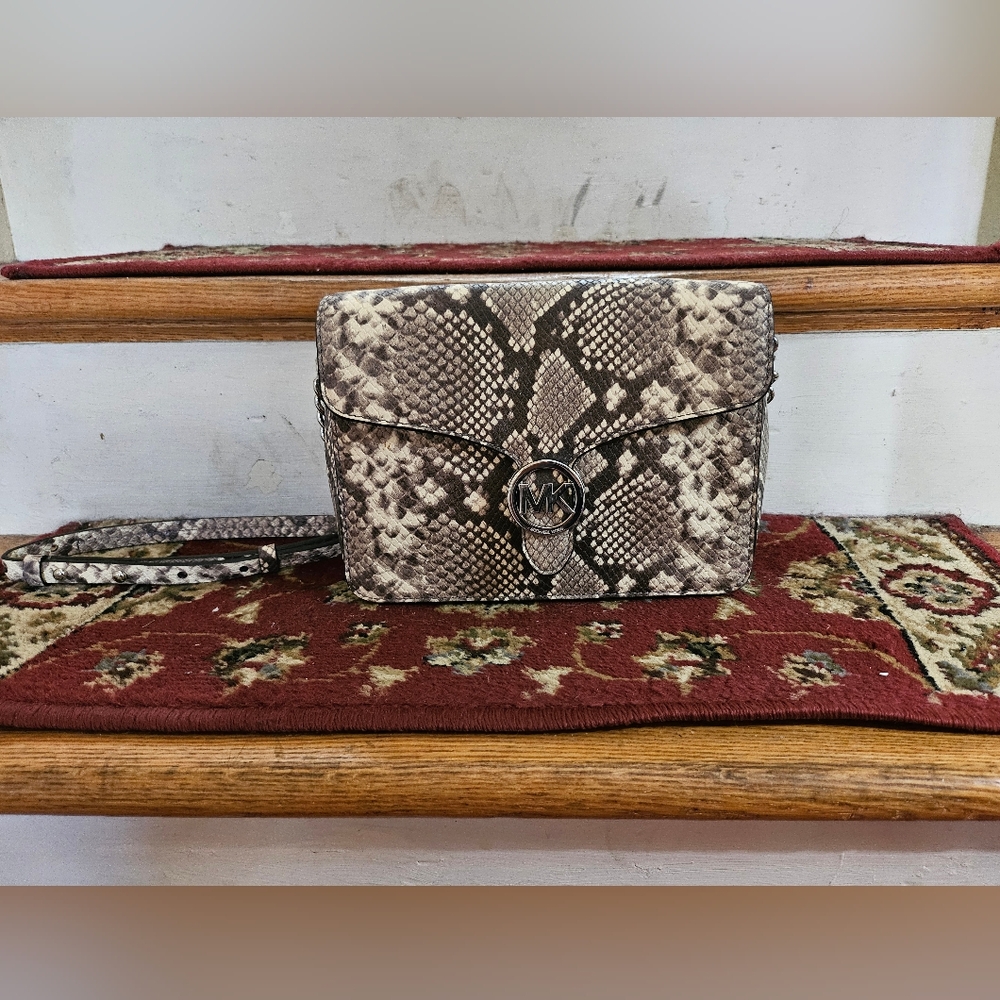 Michael Kors Crossbody Bag